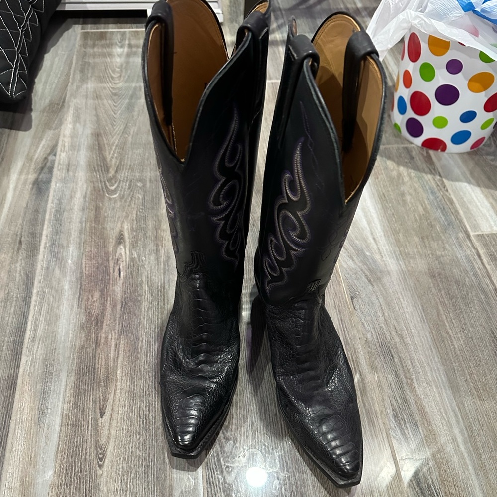 Lucchese black heel boots
